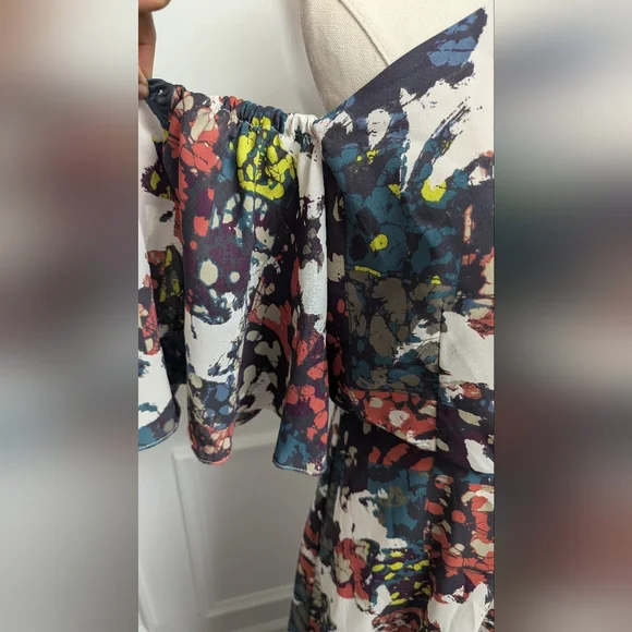 Reg $300 BCBGMAXAZRIA Kelley Off-The-Shoulder Halter Gown Size 4 - Picture 4 of 7